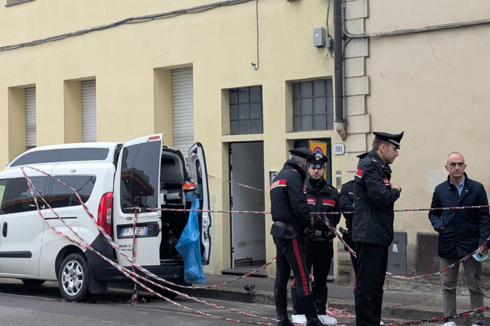 [AGGIORNATA] Uomo ucciso in casa in via Reginaldo Giuliani, la vittima è un 33enne