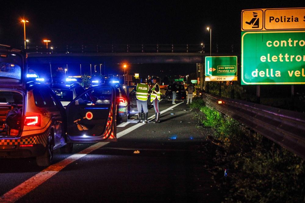 Degrado e abbandono nell’area a ridosso dell’ingresso in A11