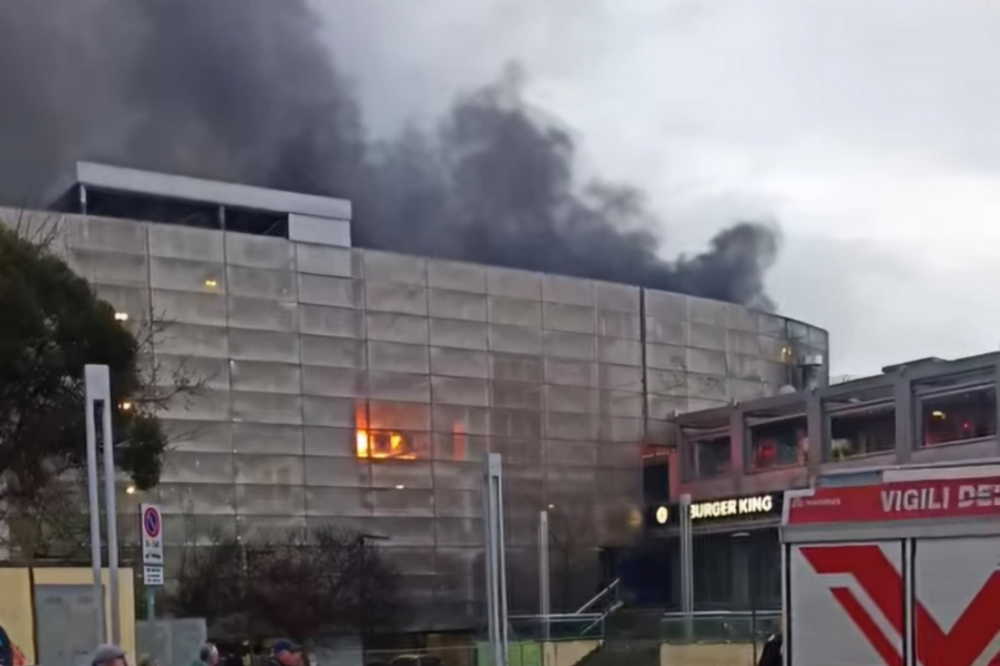 Incendio parcheggio Alberti, previsto un rimborso per gli abbonati