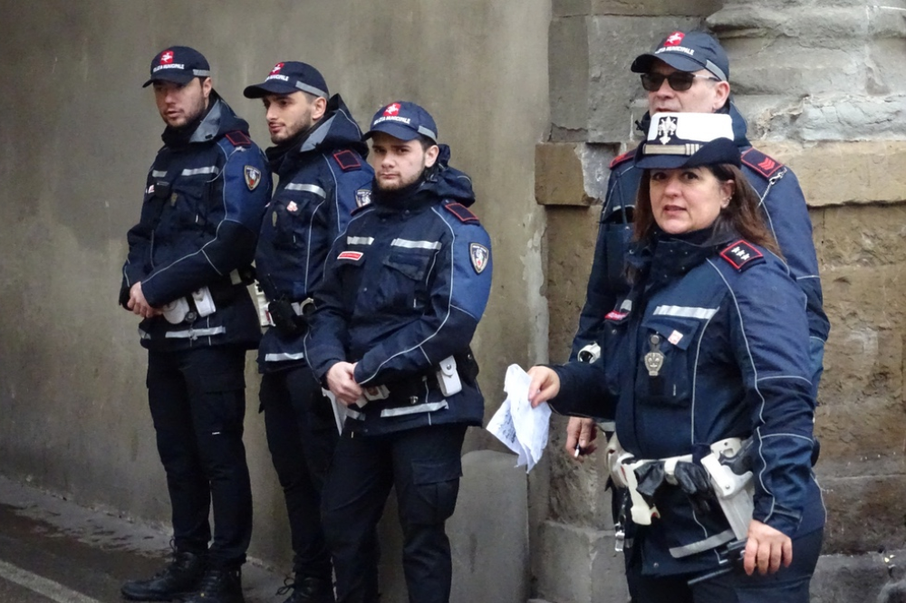 Terzo turno della Polizia locale a Scandicci, bilancio positivo: identificate 222 persone in un mese