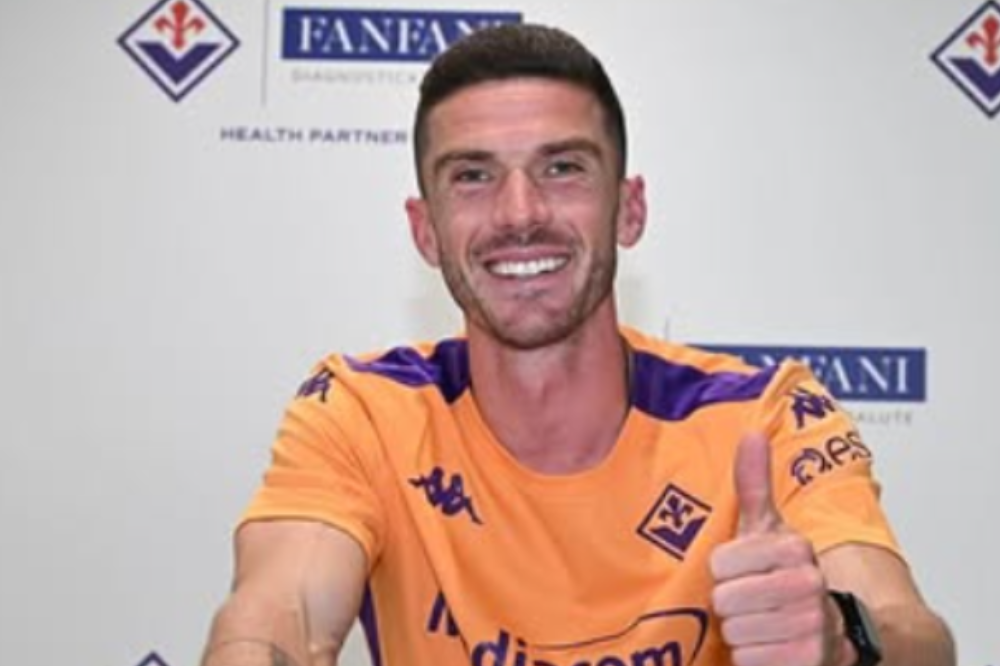 Robin Gosens carica la Fiorentina: “Con i tifosi al nostro fianco possiamo lottare fino alla fine per salvezza e Conference League”