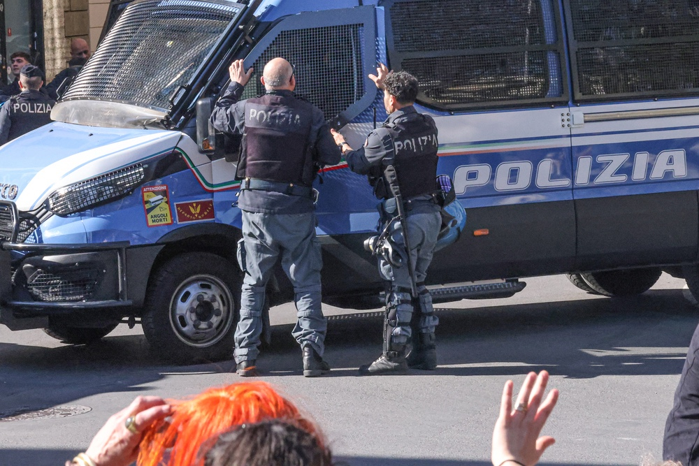 Scontri a Bologna, agenti fiorentini feriti: il Siulp chiede pene severe per i violenti