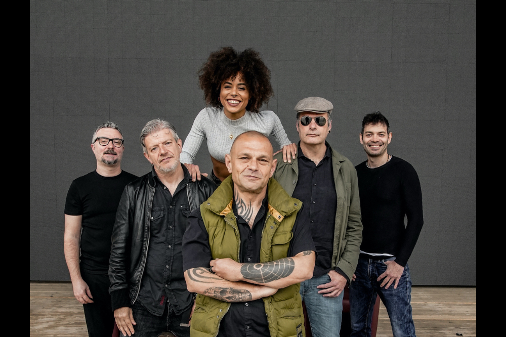 I 99 Posse sul palco di Sesto Fiorentino per il concerto della Liberazione 