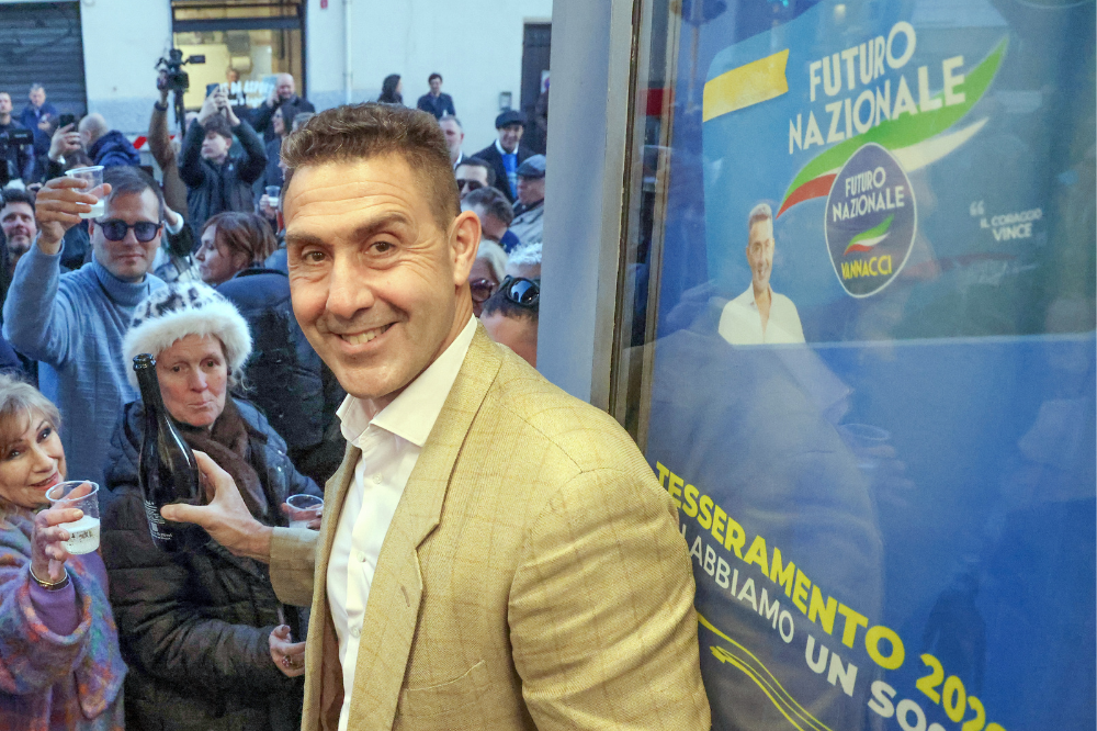 Firenze, corteo antifascista nel quartiere Rifredi contro l’apertura della sede di Futuro Nazionale