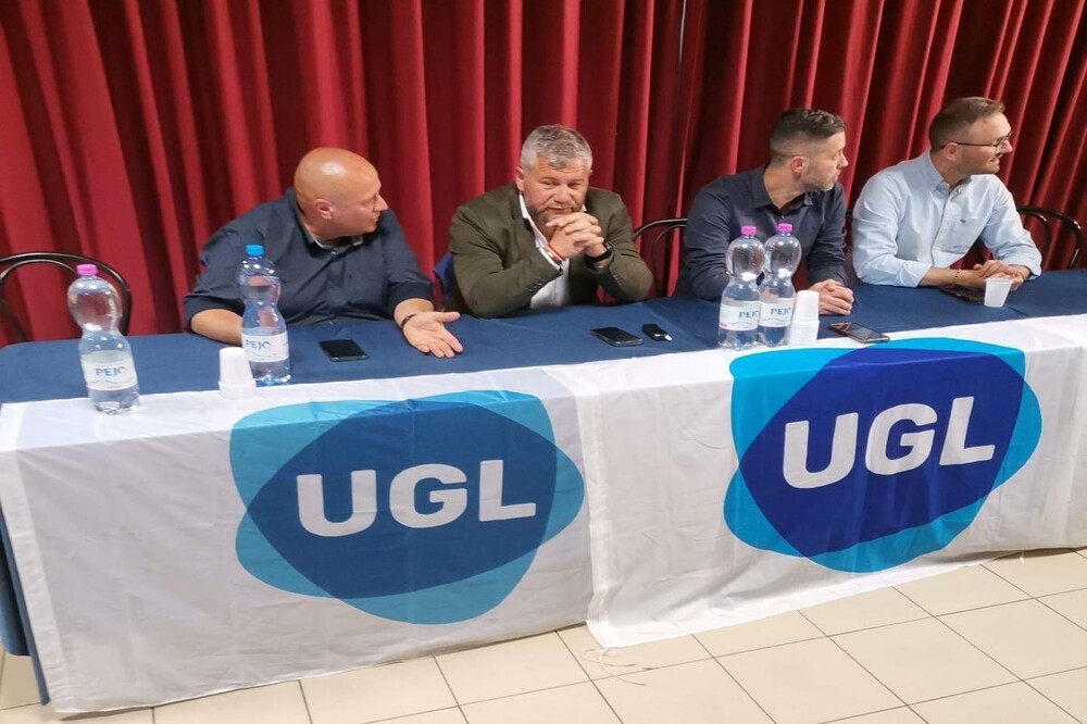 Cambio della guardia nella segreteria dei Ferrovieri della Toscana