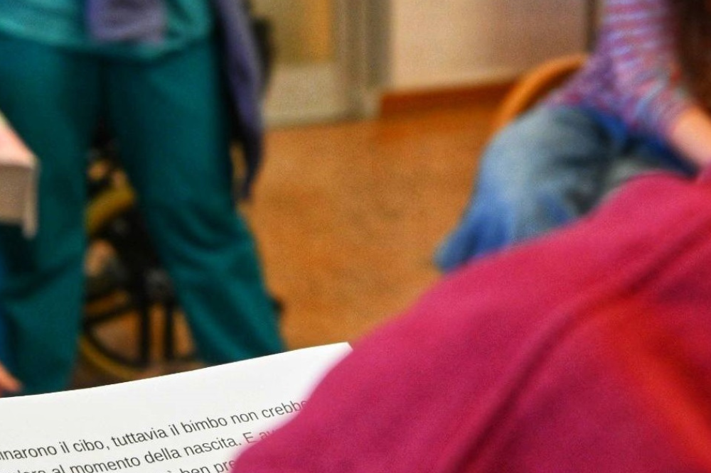 San Gimignano, alla RSA Santa Fina tornano le letture corali del progetto “Babele”