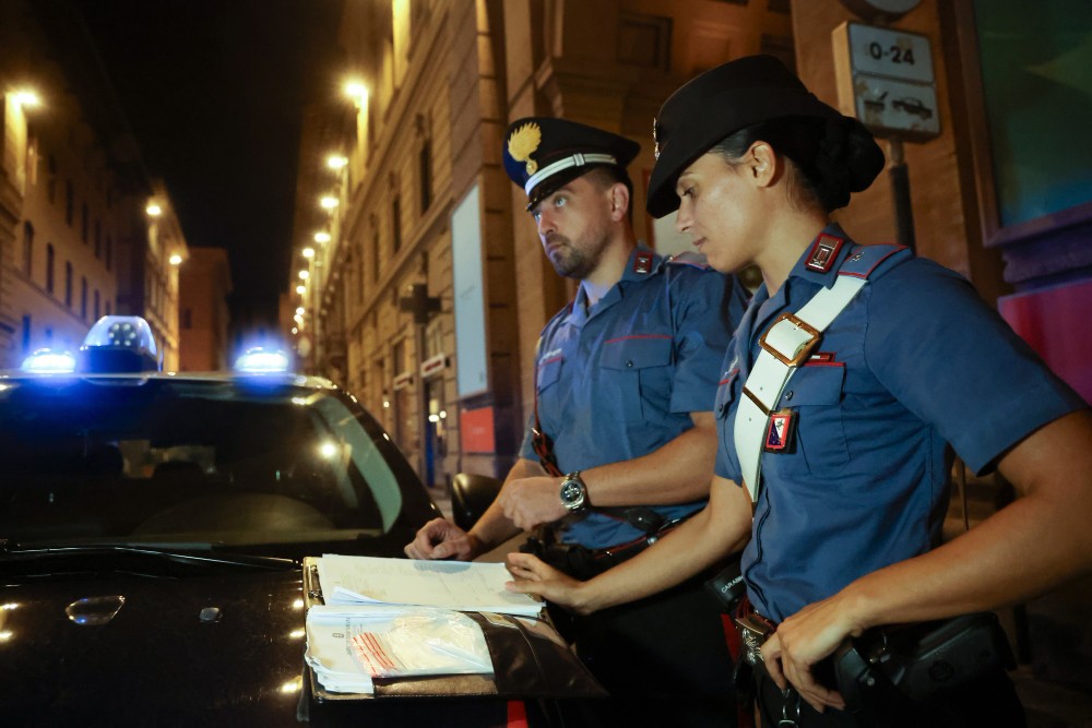 Chiosco sotto i portici, contratto nullo: il condominio deve restituire 100mila euro