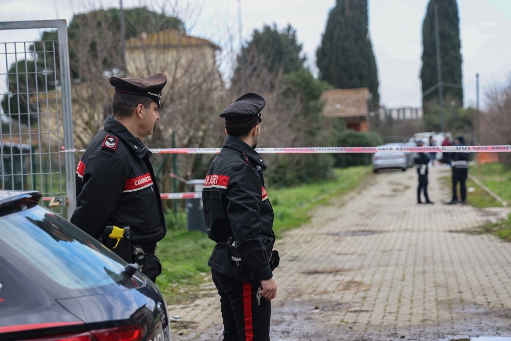 'Fece uccidere la compagna', riesumata la salma del padre