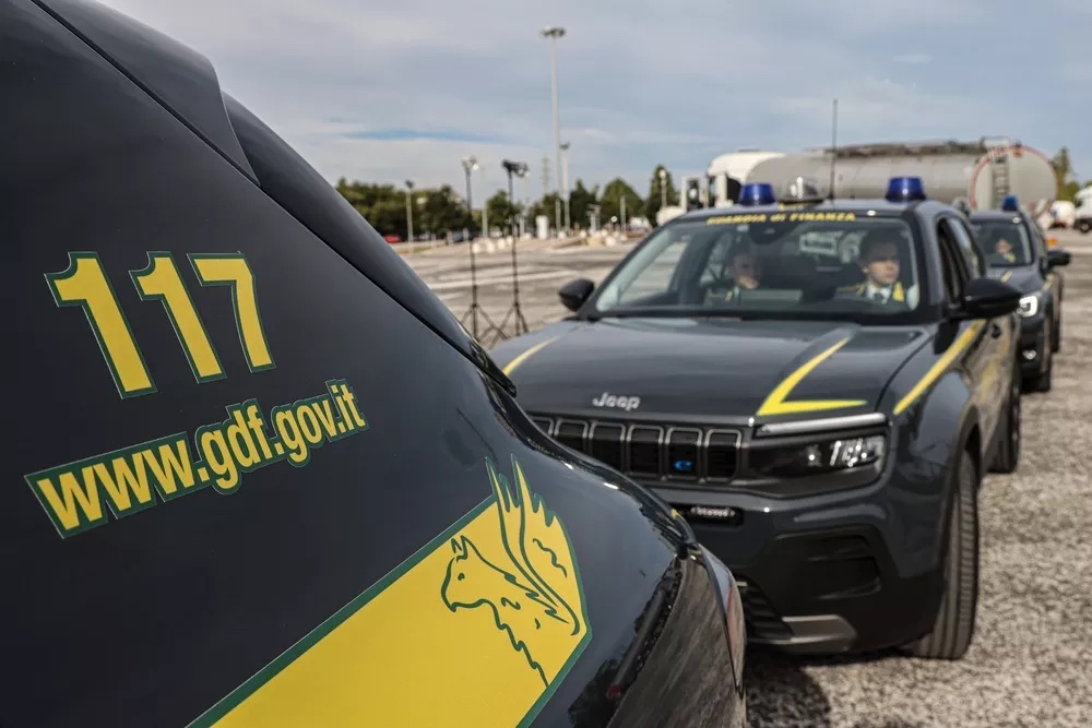 In auto con oltre due chili di cocaina, arrestati due fratelli