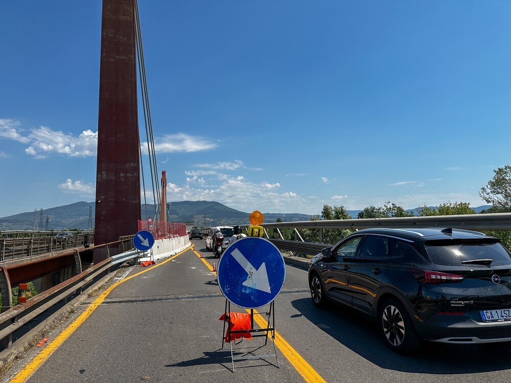 Rifiuti, al via pulizia dell'area intorno al viadotto dell'Indiano