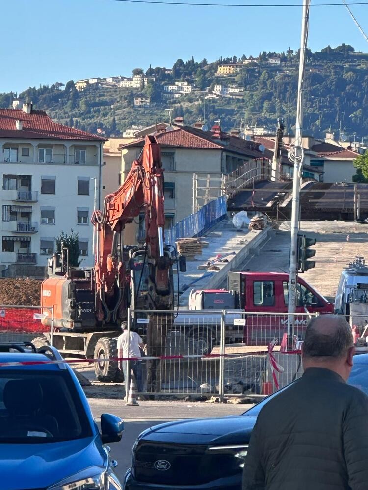 AGGIORNATA: Fuga di gas in via Villamagna a Firenze. Riaperta la strada