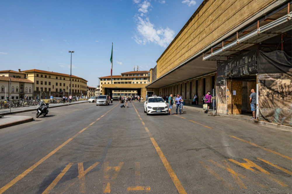Firenze potenzia il servizio taxi per l’estate: fino a 60 licenze temporanee in più