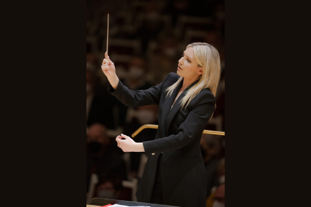 Sab 2/5 Teatro Niccolini – Firenze: VANESSA BENELLI MOSELL sul podio dell'ORCHESTRA DA CAMERA FIORENTINA 