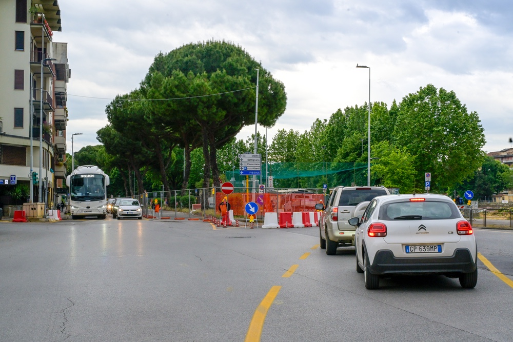 Firenze, polemica sui parcheggi per la tramvia: “persi 80 posti auto nel quartiere”