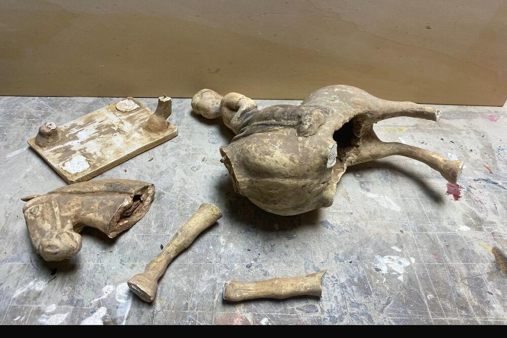 Dal “nodo Capecchi” all’arte: lo stucco che ridà vita a un guerriero della dinastia Ming