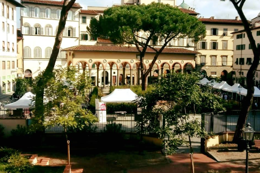 “Artefacendo” torna in piazza dei Ciompi: l’artigianato artistico protagonista a Firenze