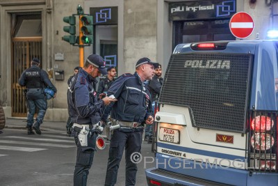 Firenze: Stretta della guardia di finanza sul falso, sul maxi sequestro di prodotti contraffatti