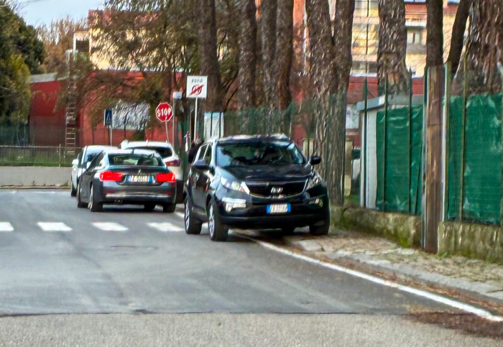 Centro storico di Firenze, residenti in allarme: “Sosta selvaggia e Ztl troppo debole”