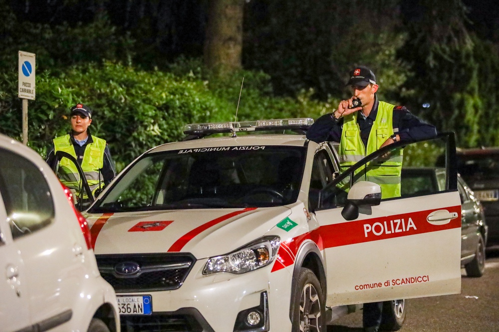 Rapinata donna sul bus a Firenze puntando il coltello, un 17enne arrestato