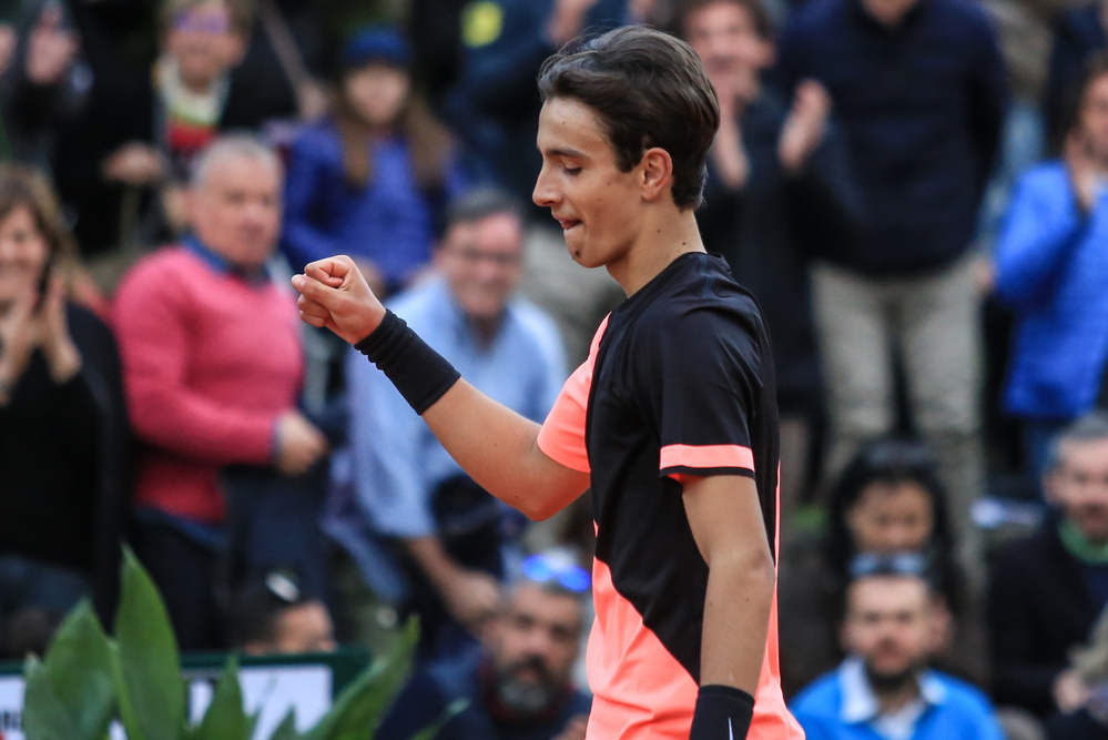 Maledizione Musetti, si ferma ancora e addio al Roland Garros