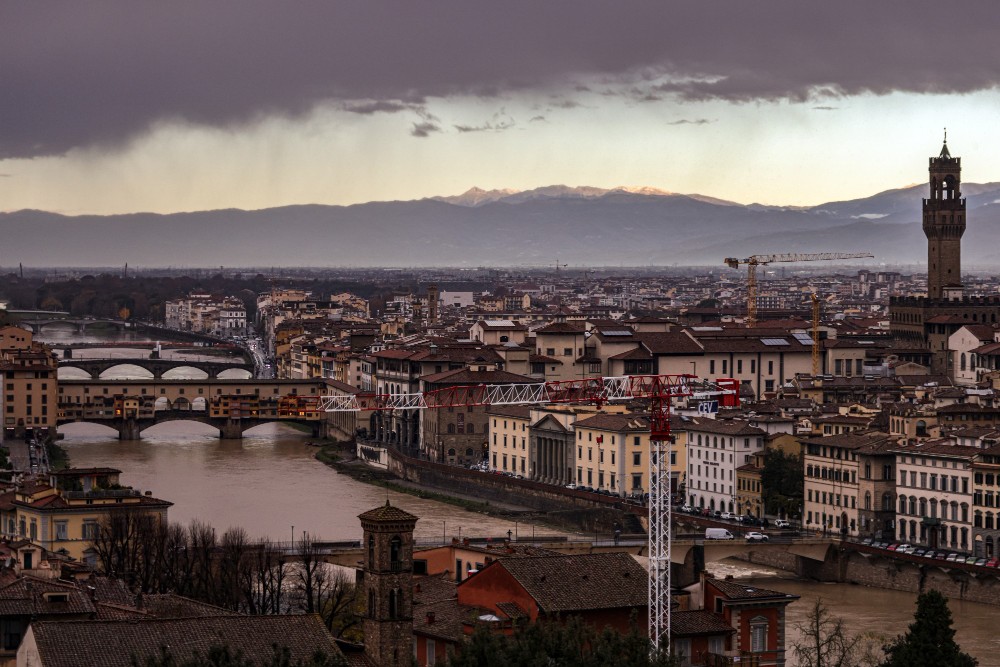 Il Flò rinasce al Piazzale Michelangelo: nuova vita tra giardino botanico e clubbing