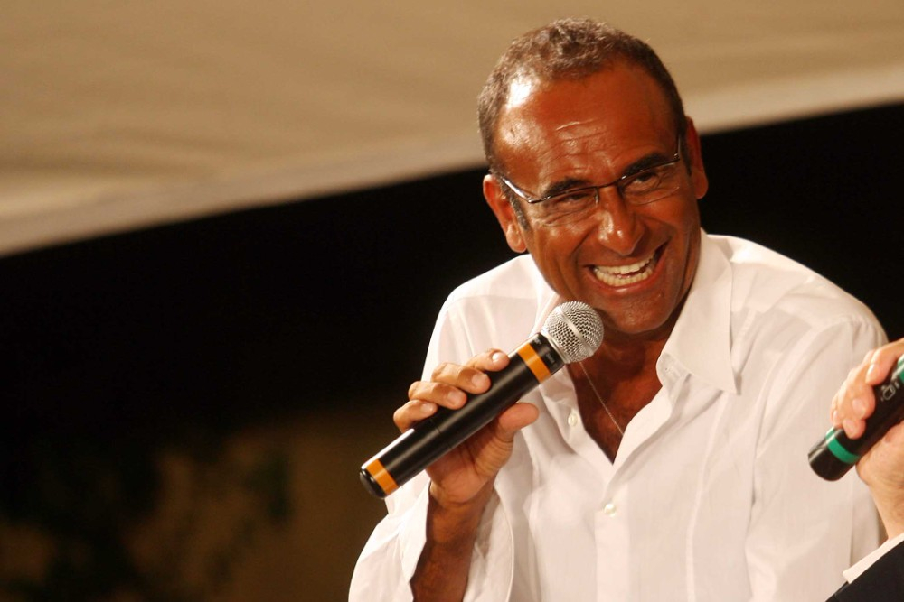 «Ora sono anche livornese»: Carlo Conti riceve la cittadinanza onoraria e si commuove