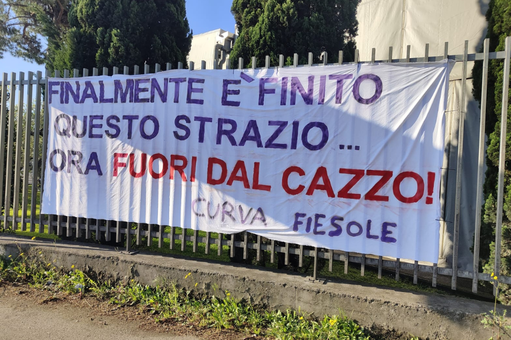 CALCIO: FIORENTINA. NUOVI STRISCIONI CONTRO SQUADRA FUORI DAL FRANCHI