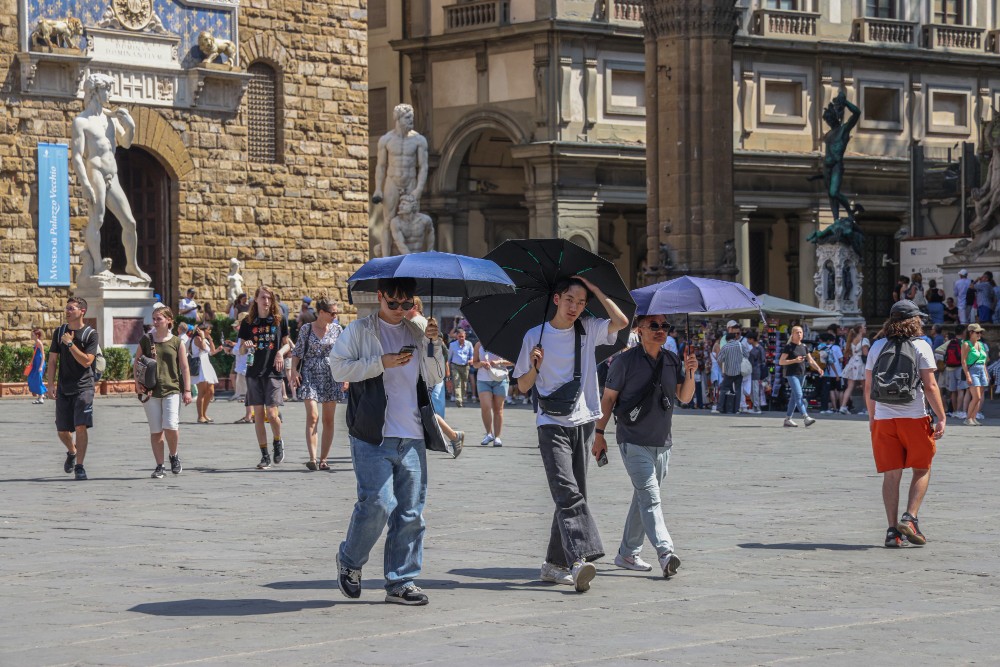 Firenze, arriva la prima ondata di calore: scatta l’allerta arancione