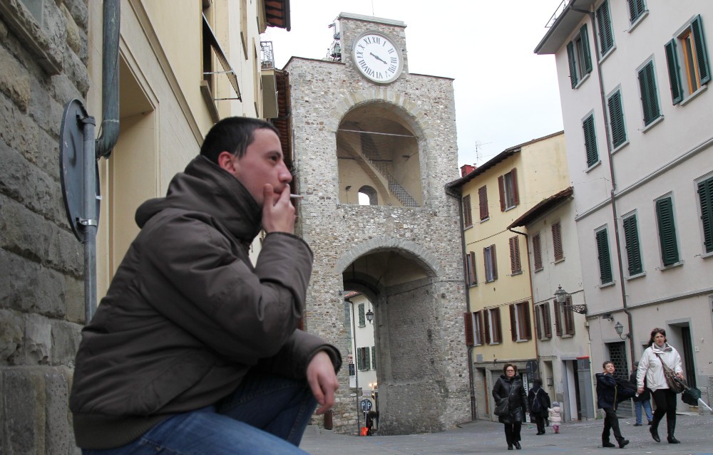 Fumo, quasi duemila richieste ai centri antifumo: cresce l’allarme tra i giovani