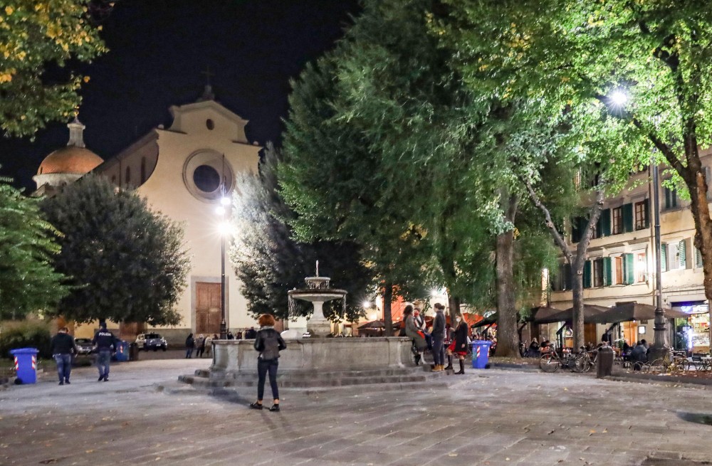 Firenze di notte tra movida e degrado: il volto nascosto del centro storico