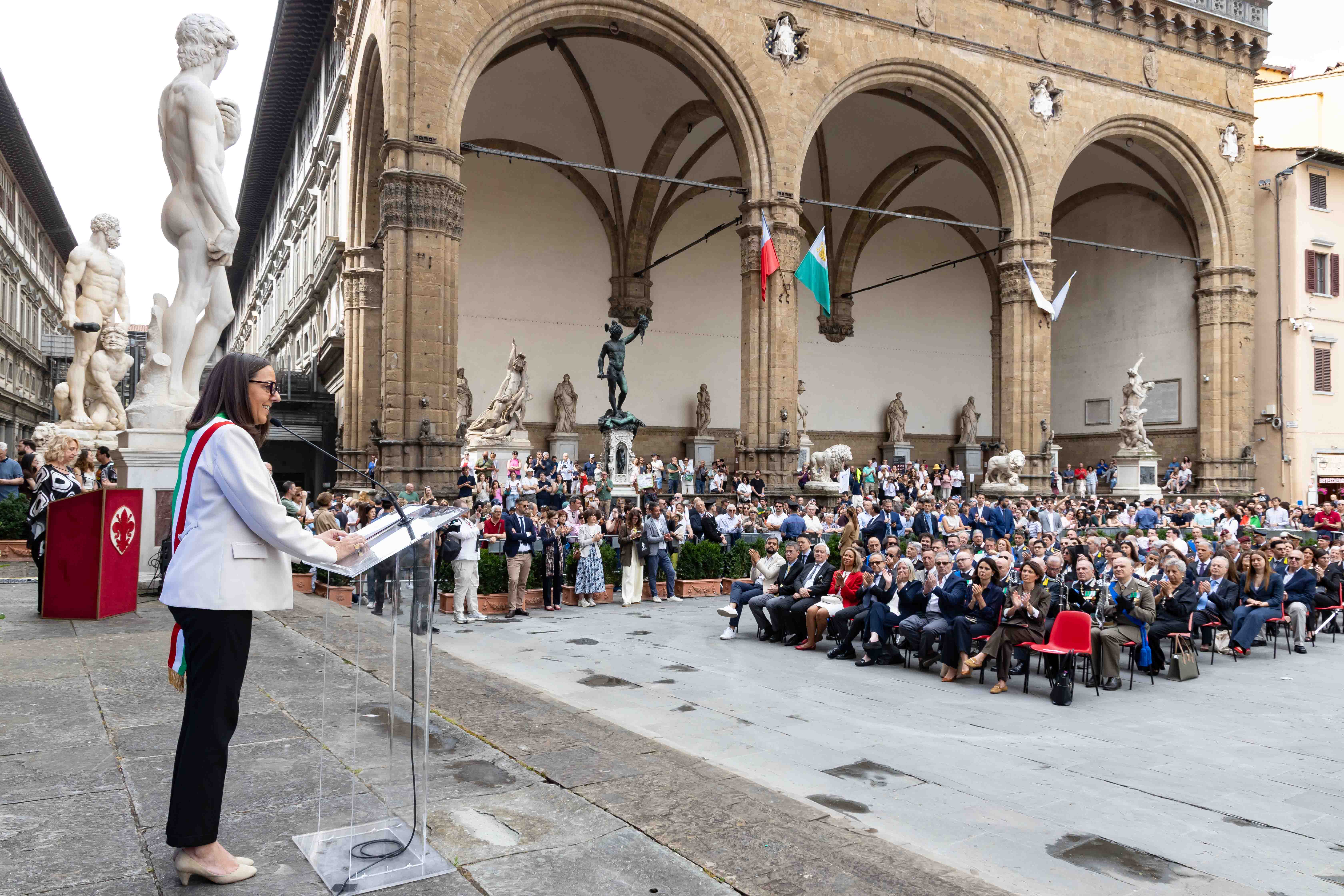 Festa della Repubblica, consegnate a Firenze le onorificenze al Merito: premiati 22 cittadini del territorio