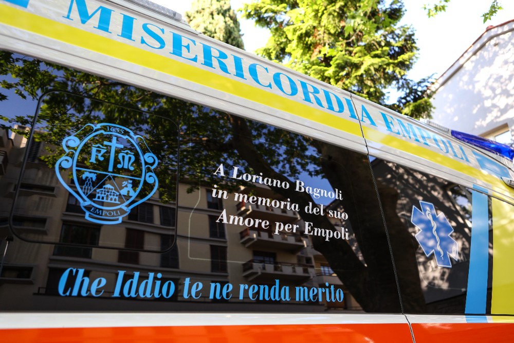 Incidente sul lavoro a Campi Bisenzio, operaio perde un dito della mano