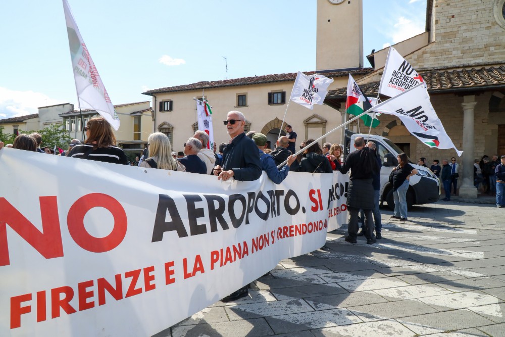 Aeroporto di Firenze, Sesto rilancia la battaglia: aggiornato il ricorso al Tar contro la nuova pista