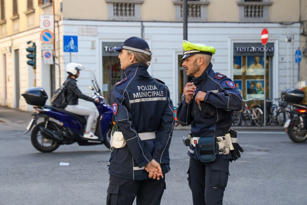 Ztl nel mirino dei residenti: «Troppi abusivi, il centro è fuori controllo»