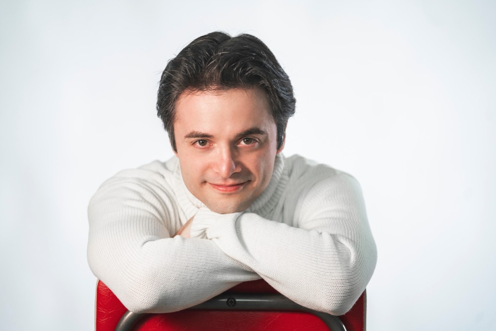Jonathan Canini sbanca RaiPlay. Primo posto nella classifica Musica & Teatro per il comico toscano