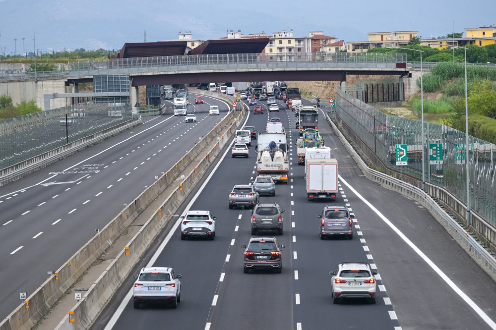 Mattinata da incubo sulle strade: 5 chilometri di coda in A1