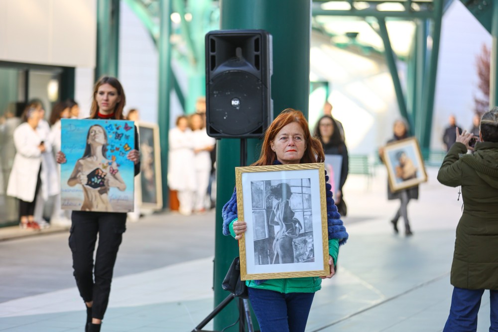 Sanità e discriminazione, Quaracchi risponde all'odio con l'arte