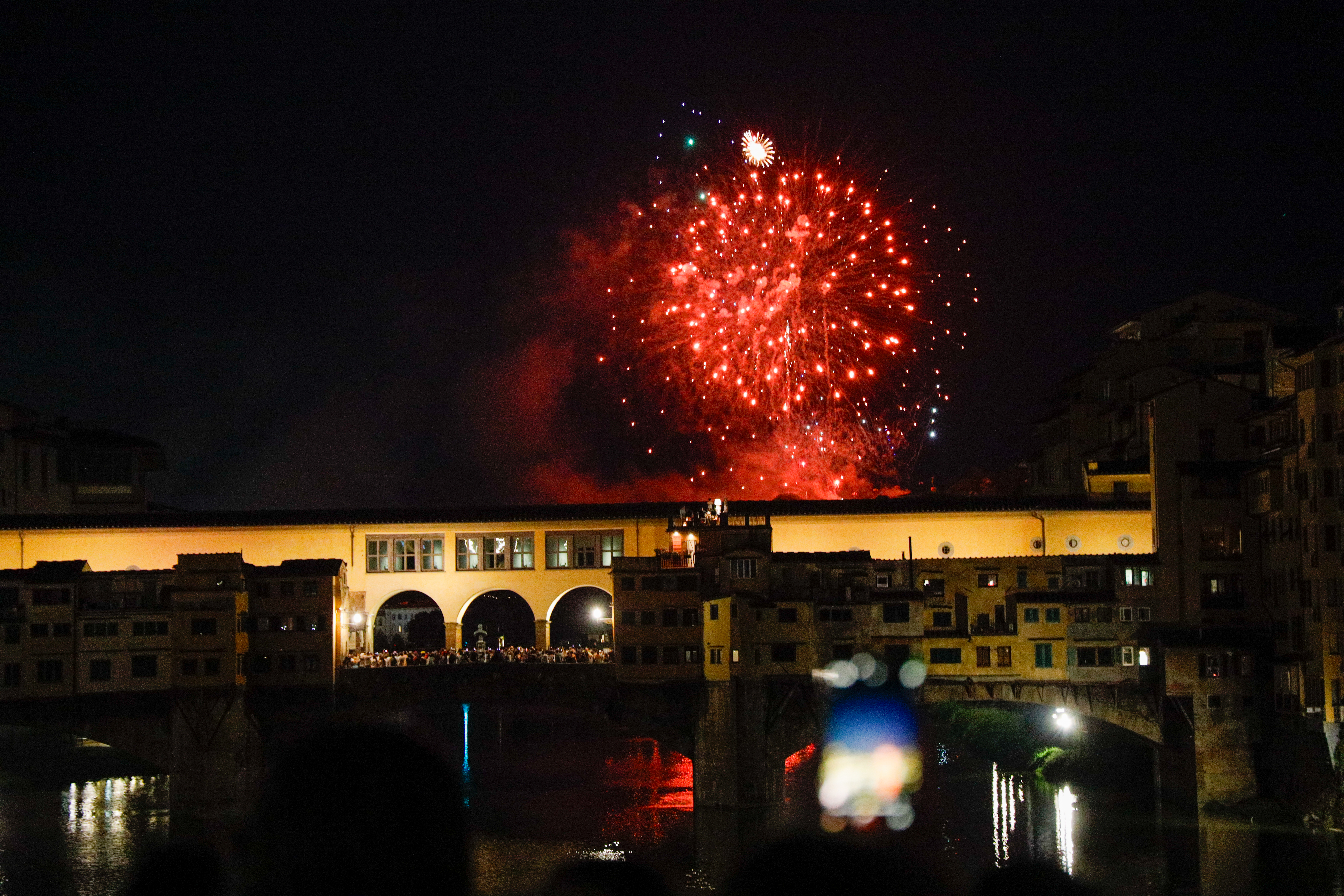 Firenze, la Società San Giovanni Battista compie 230 anni: udienza dal Papa e Fochi color viola per il centenario della Fiorentina