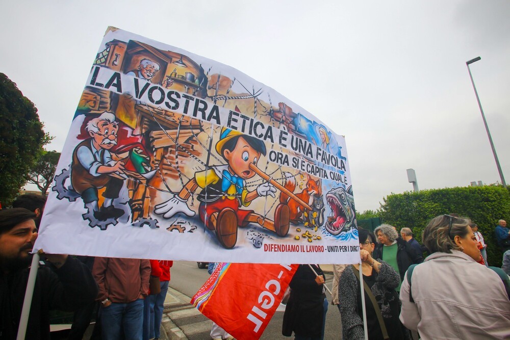 Sicurezza: Silp Cgil 'da governo solo slogan, vogliamo stipendi adeguati'