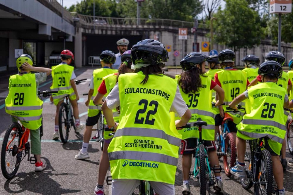 A Firenze bambini più fragili imparano ad andare in bicicletta