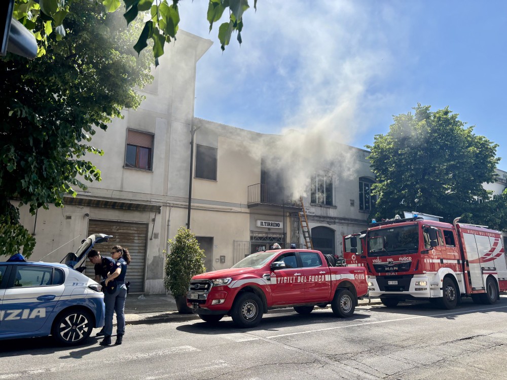 Crolla un solaio in centro storico, evacuate sette famiglie