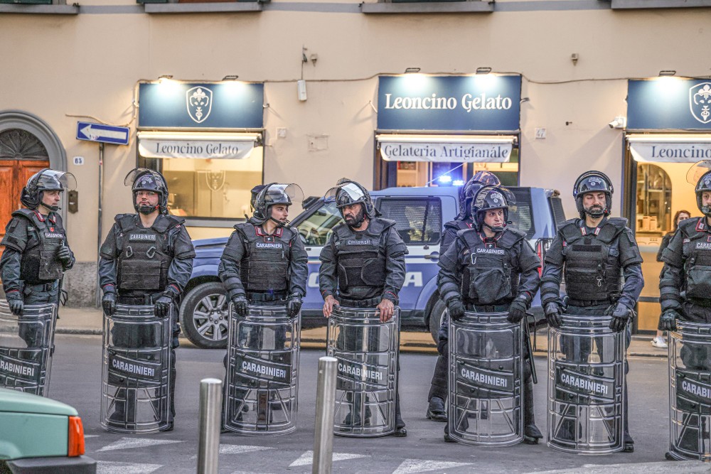 Gavinana blindata per Vannacci: cortei, proteste e massiccio dispiegamento di forze dell’ordine