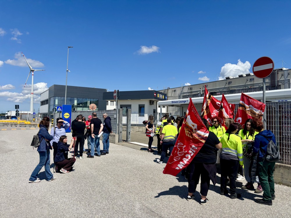 Acca, sciopero a oltranza contro la chiusura: a rischio 100 posti di lavoro