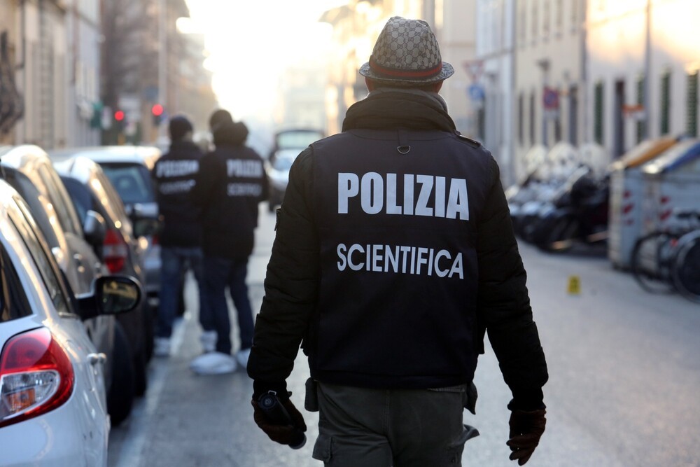 Scontri alla fabbrica: 3 imprenditori arrestati, feriti 5 agenti