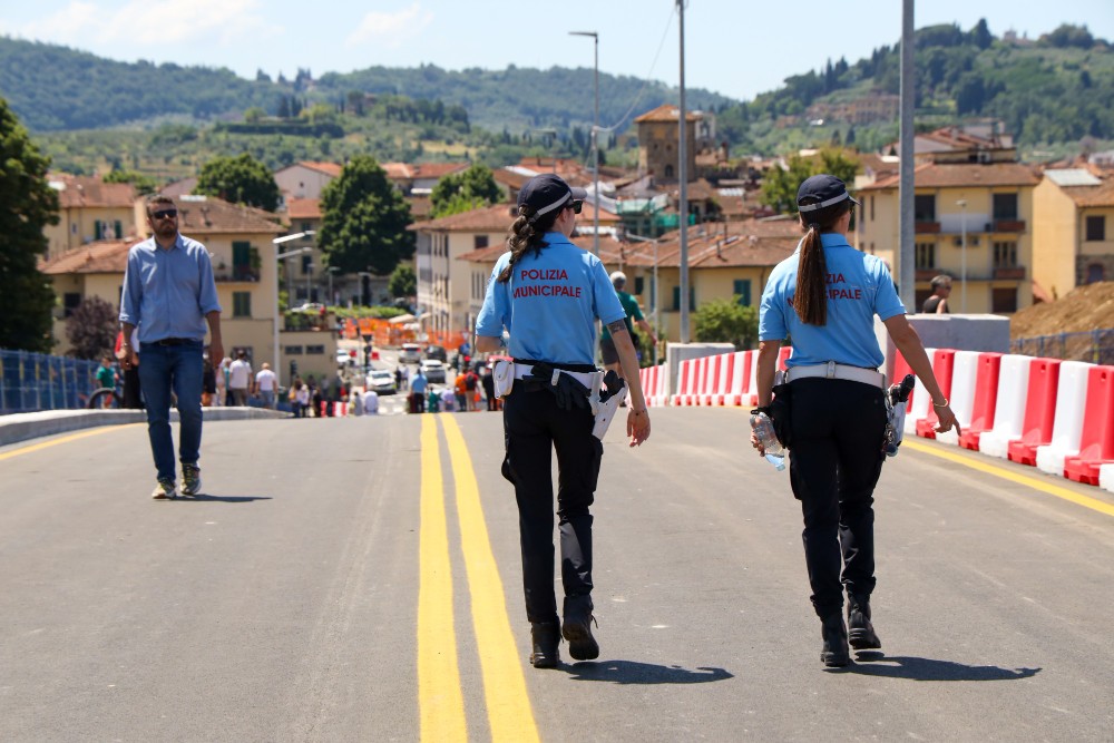 Polizia di prossimità, primi risultati tra consensi e critiche: «Più presenza nei quartieri»
