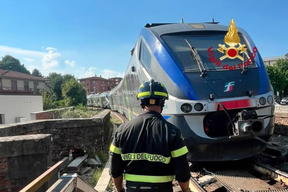 Treno esce dai binari a Dicomano: circolazione sospesa sulla linea del Mugello