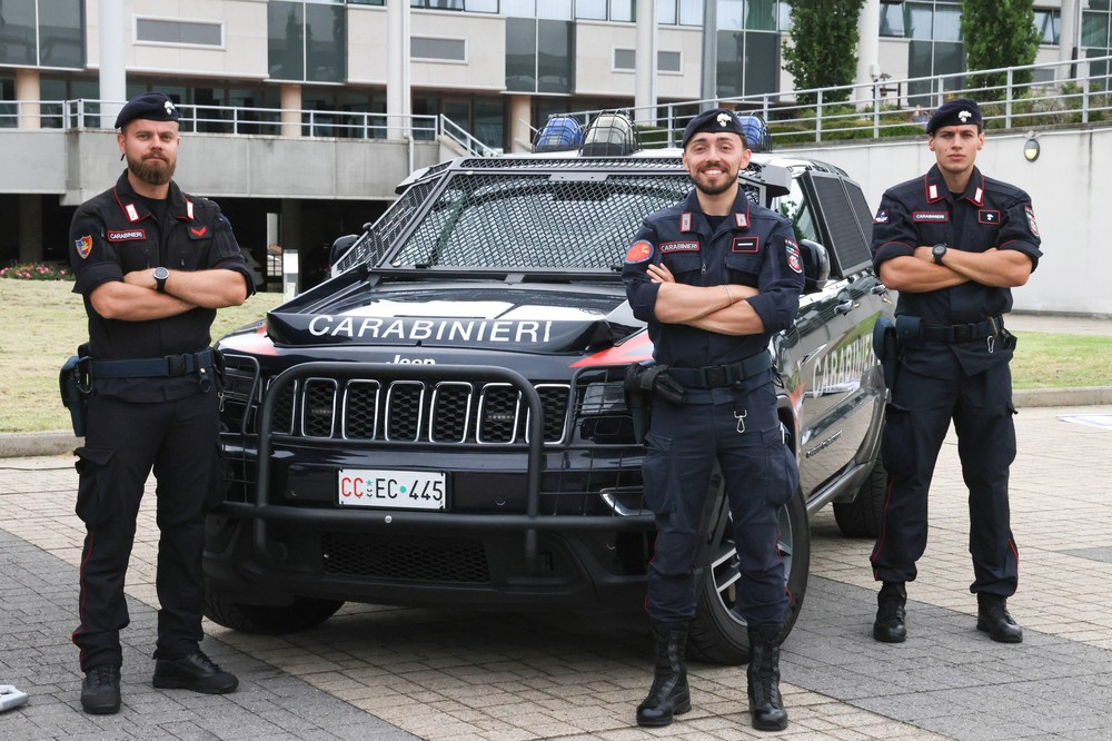 Furto in officina a Fucecchio, ladri scappano con Land Rover