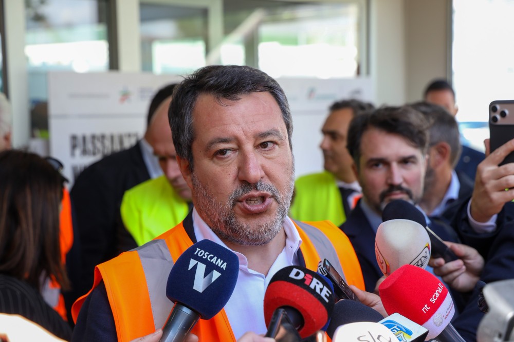 Salvini: «Aeroporto pronto a partire, fondi per la tramvia se ci saranno le risorse»