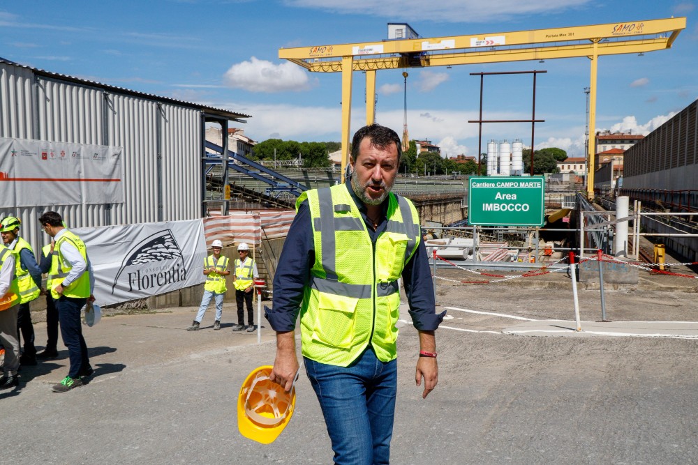 Salvini: 'I cantieri portano disagi, ma senza lavori l'Italia si ferma'