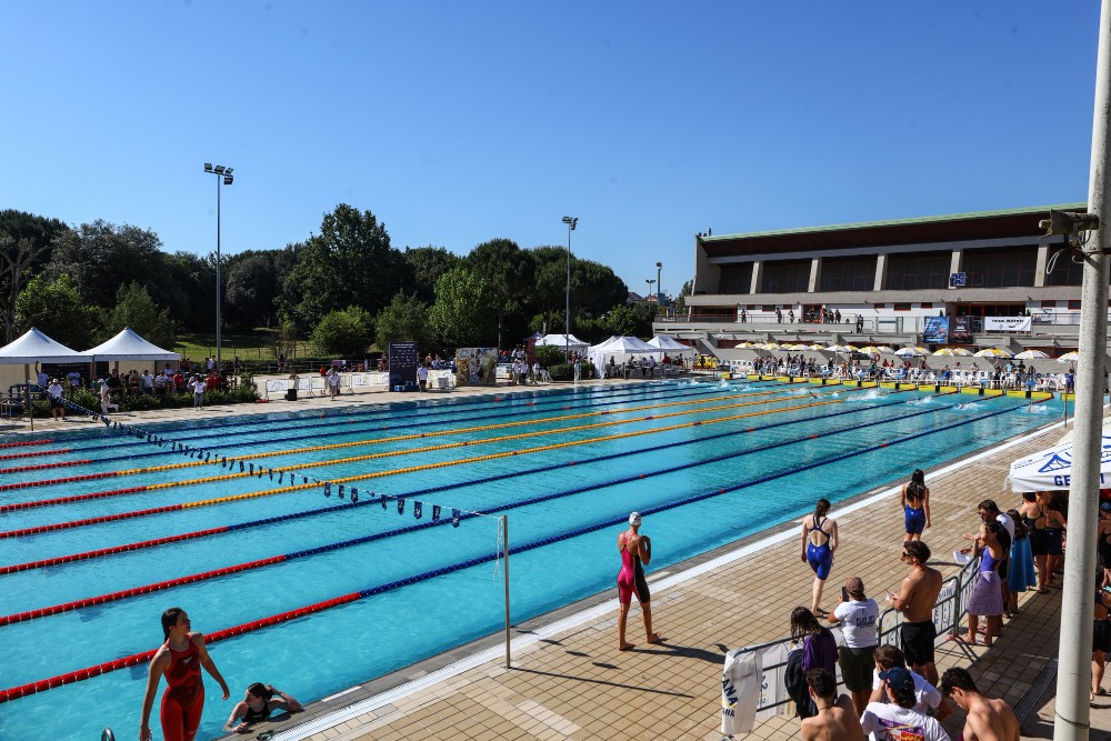 Caso Rari Nantes, la famiglia del giovane atleta: presentata una denuncia. La società: «Siamo estranei all'indagine»